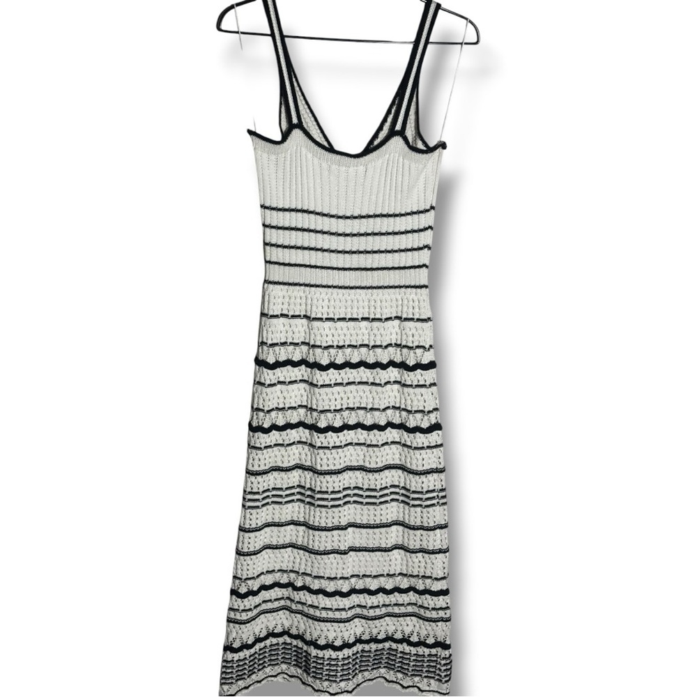 Vero Moda Cream and Black Horizontal Stripe Sleeveless V-Neck Knit Midi Dress - Picture 16 of 16